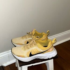 Nike React Infinity FlyKnit Sneakers